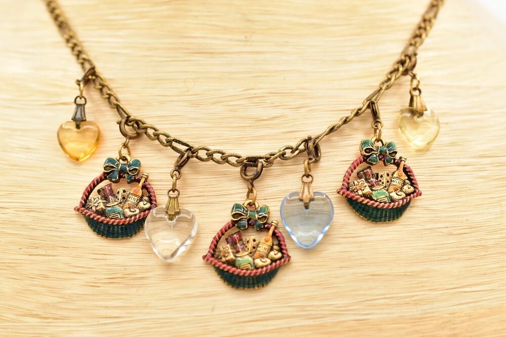 Anna Koplik Vintage Charm Necklace Collar Picnic Basket Wine Heart Signed BinBL